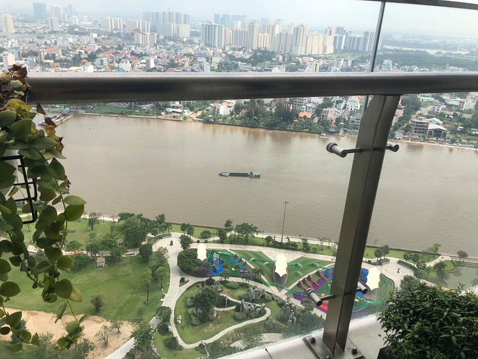 Cho thuê căn 4PN tòa Park 3 Vinhomes Central Park. Giá 2800$/tháng. Lh: 0789625847